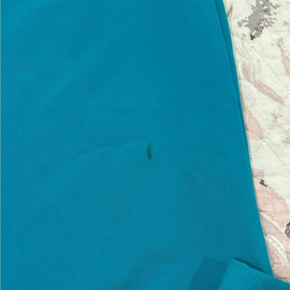 Figs Blue Rafaela Top & Zamora Joggers - Picture 4 of 8